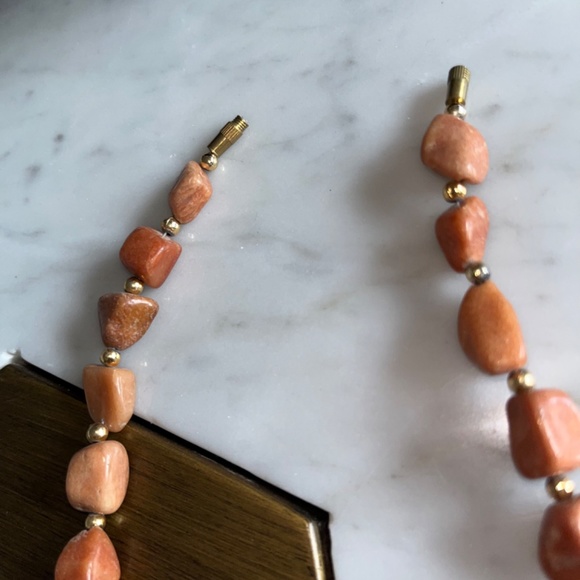 Artisnal 26" peach/pink natural stone necklace. - Picture 4 of 6